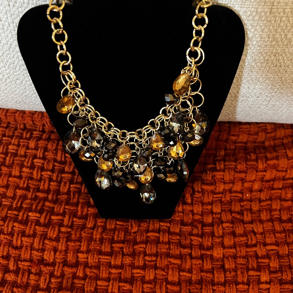 Elegant Gold and Black Statement Necklace